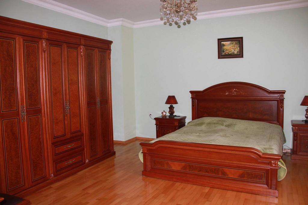 Guest House Kartvelishvili Batumi Exterior photo